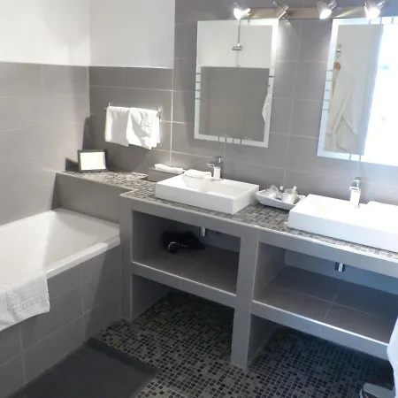 Chateau D'arpaillargues - Les Collectionneurs Hotel 3*